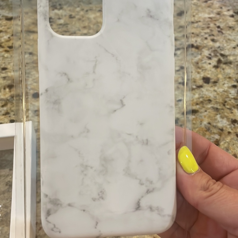 11 Pro Phone case - Picture 2 of 3